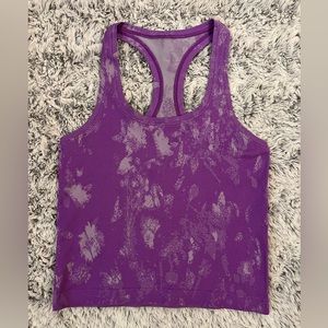 Lululemon Swiftly Tech Racerback in excellent condition. Size 6